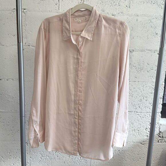 Light Pink Button-Up Shirt XIRENA - Medium Long Sleeve - NWOT